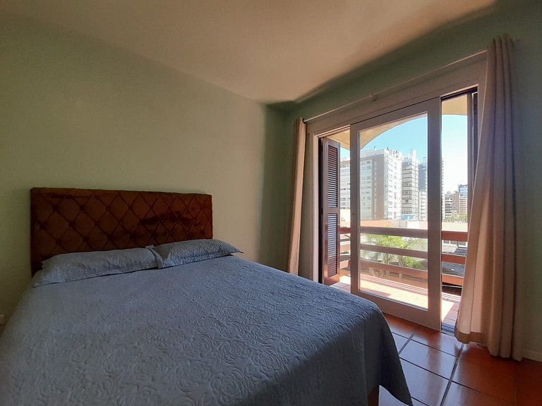 Apartamento 2 dormitórios com sacada, Centro, Torres/RS